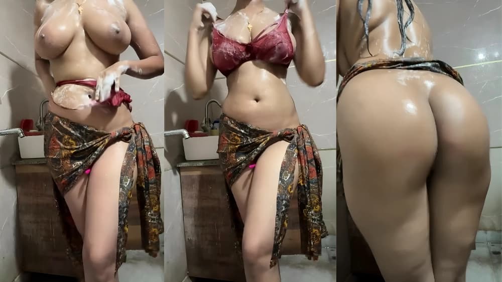 Hot Desi Girl Strips Nude in Bathroom – Viral MMS Video